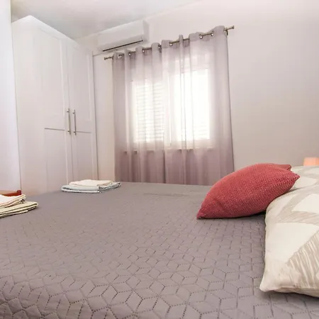 Apartment Miljenko Dobropoljana